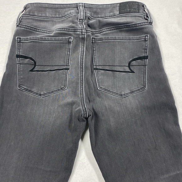 Women’s AE American Eagle Outfitters Brand denim super stretch hi-rise mom jeans - Picture 2 of 7
